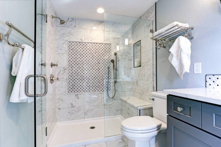 Receveur de douche : le choix de la matière
