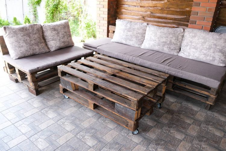 canapé palette confortable avec assise en mousse