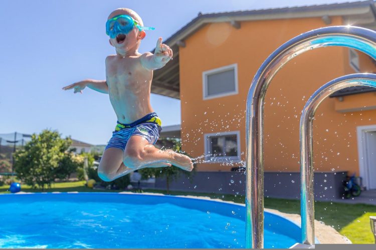 Installer un coffret électrique pour une piscine