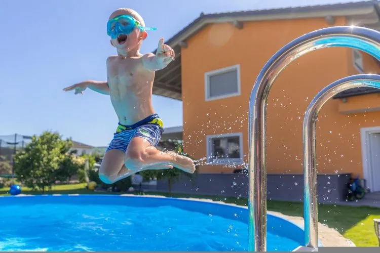 Installer un coffret électrique pour une piscine