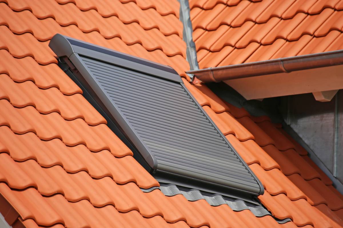 Velux : et si vous passiez au volet roulant solaire ?