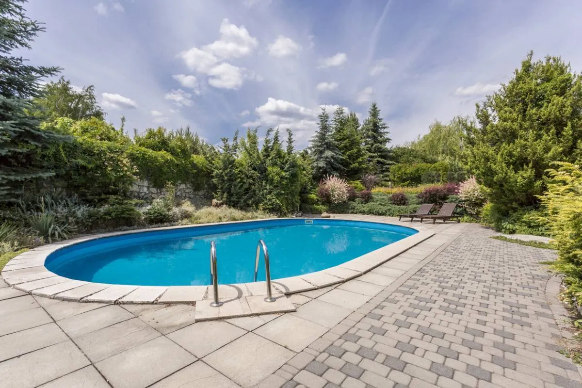 Plage de piscine : quelles sont les solutions originales ?
