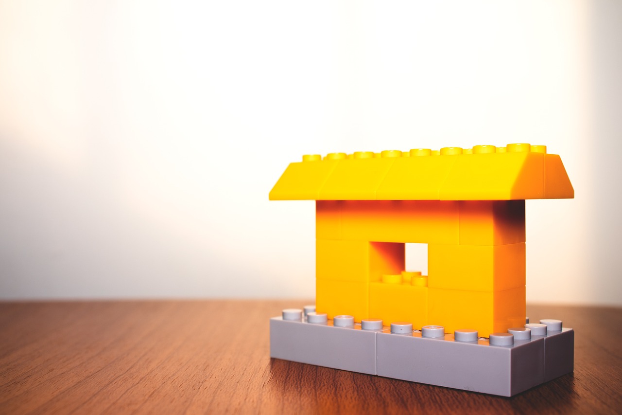 Clés du succès immobilier : l’attraction des enseignes magnétiques