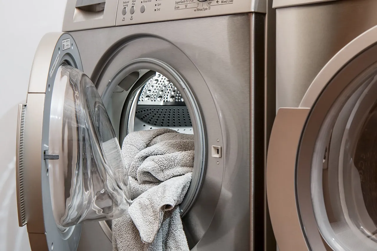Les avantages de réparer sa machine à laver plutôt que de la remplacer