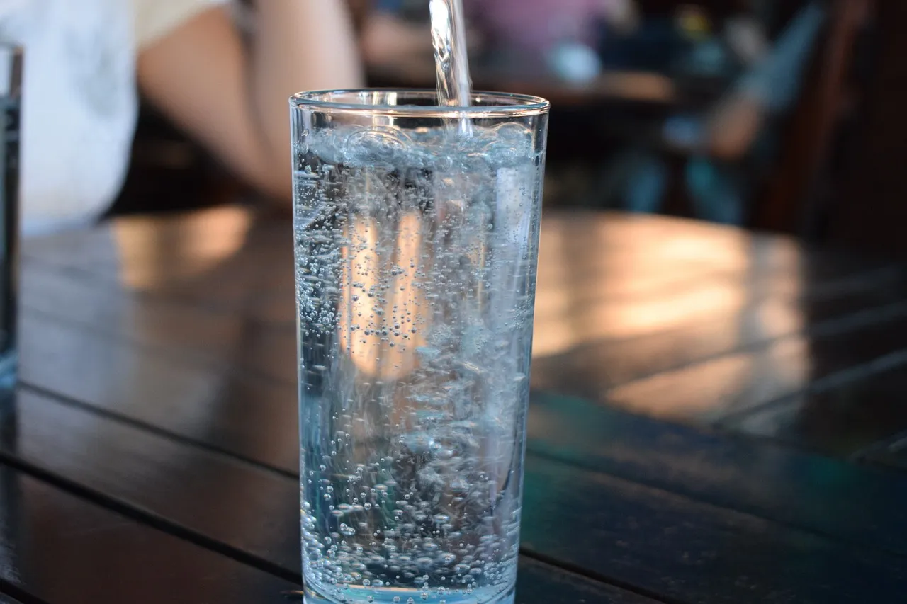 Adoucisseur d’eau et fontaine à eau chaude pour une meilleure hydratation