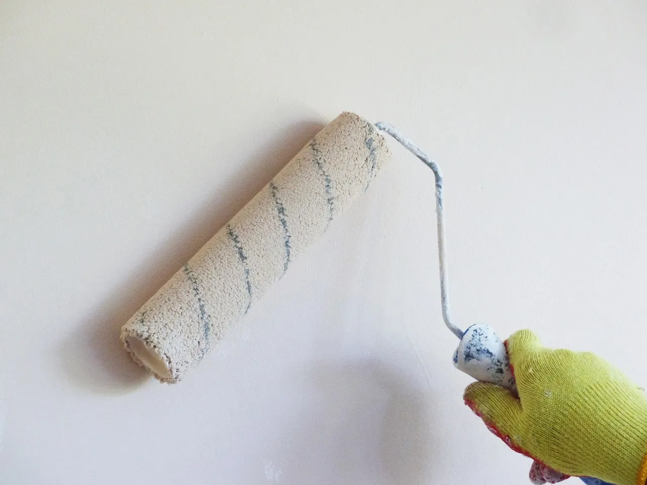 L’importance de la préparation des surfaces avant d’appliquer la peinture