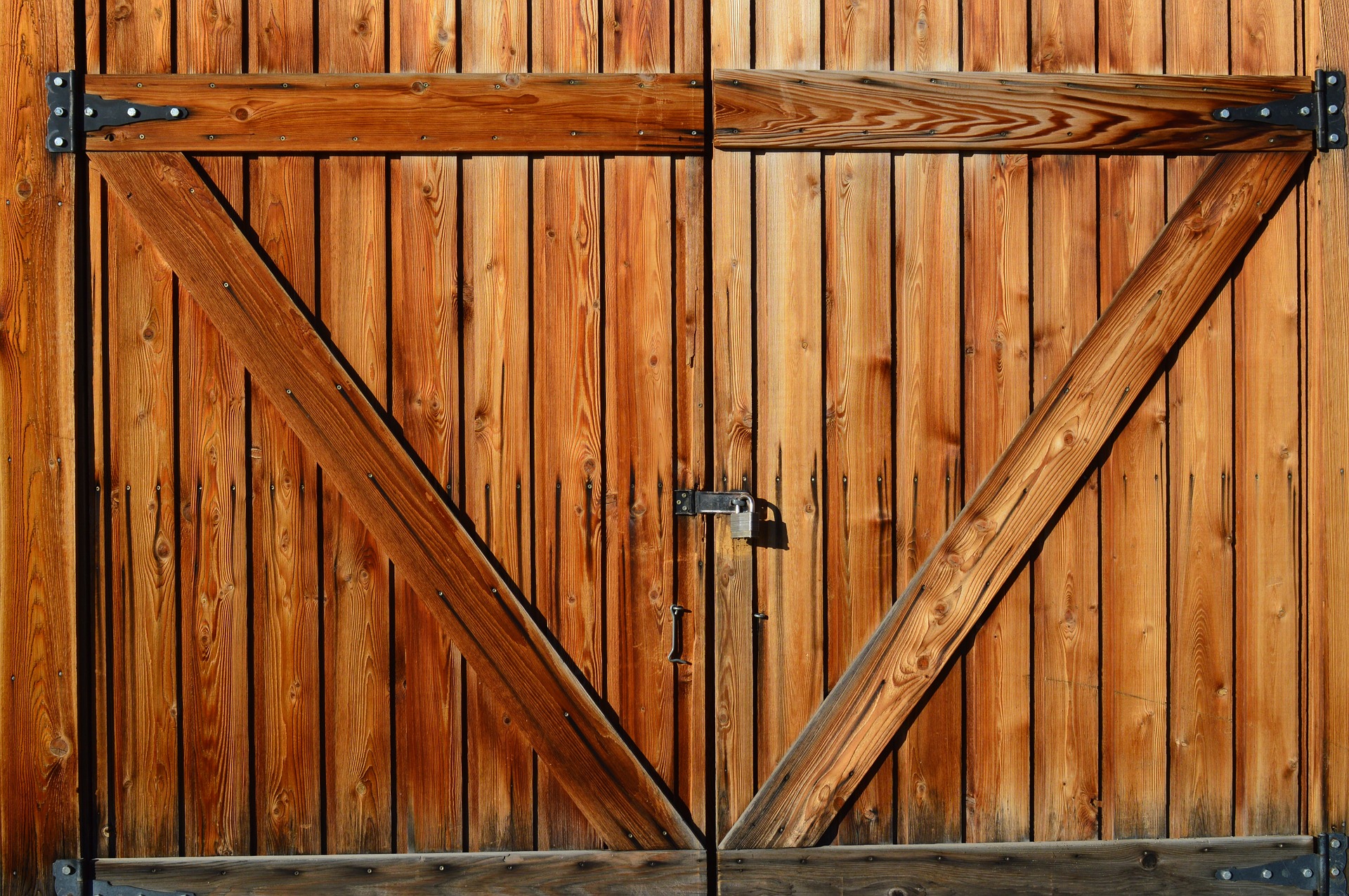 Porte de grange et rail de porte de grange maison qui ne vous ruineront pas!