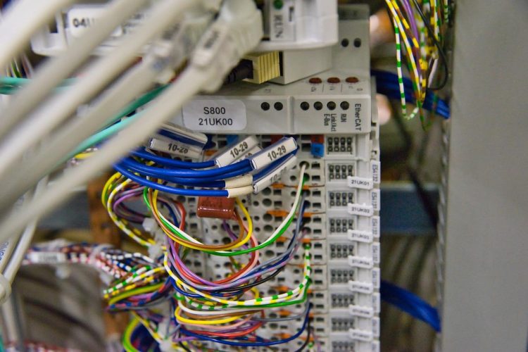 Comment choisir une entreprise ou un site pour l’achat de son matériel électrique ?