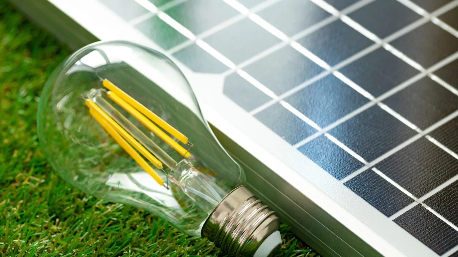 Hausse des prix de l’électricité : pourquoi miser sur le solaire pour gagner en autonomie énergétique ?