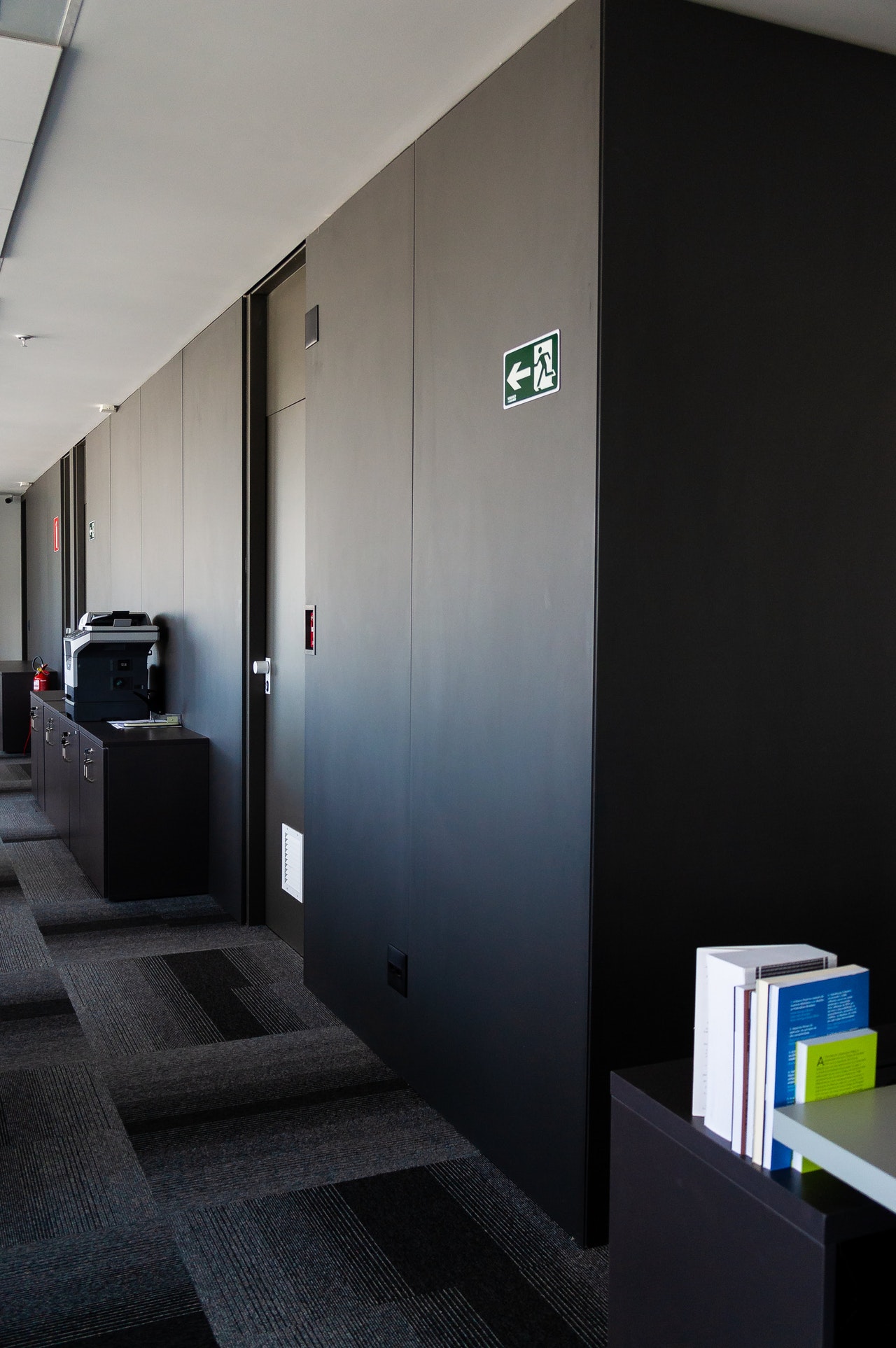 Moquette commerciale : La meilleure option pour améliorer la décoration intérieure de votre bureau 