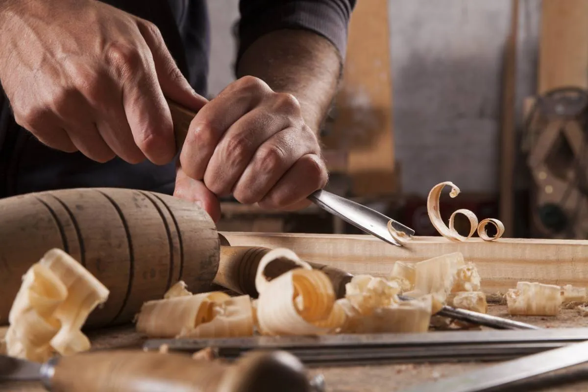 Comment choisir un atelier de menuiserie ?