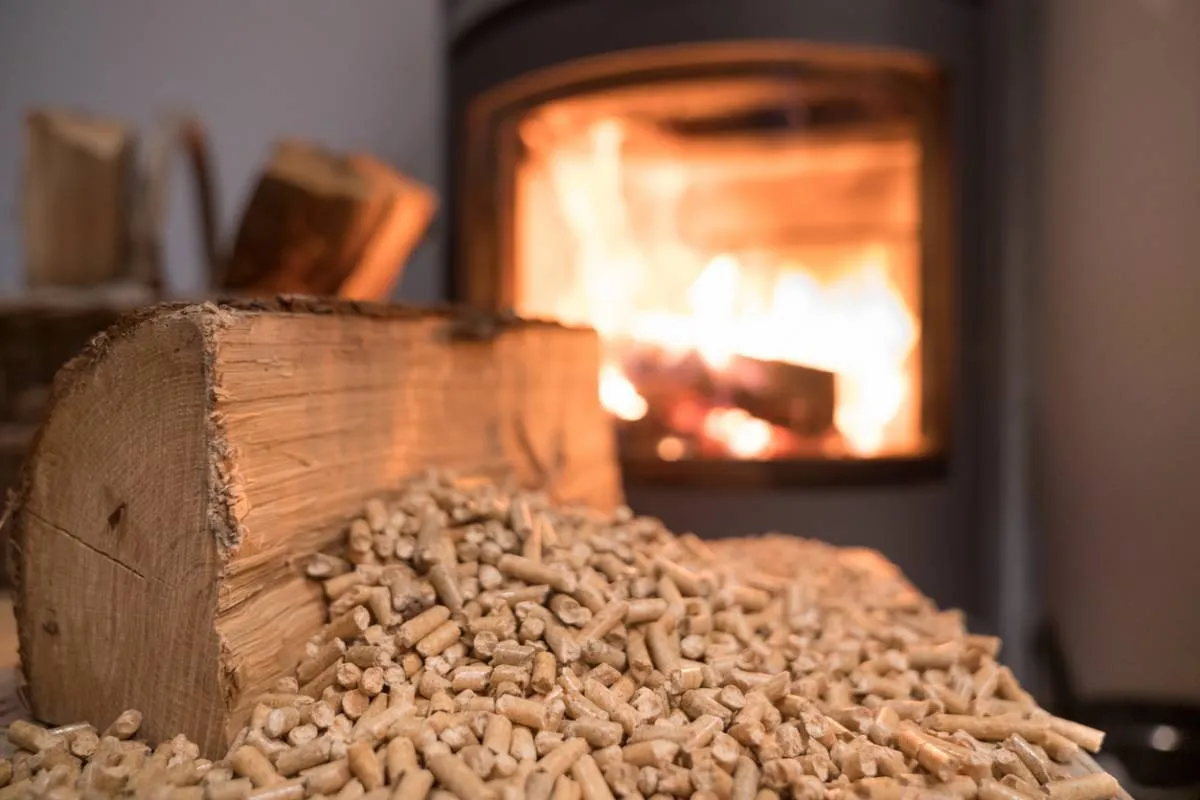 Chauffage : quels sont les avantages du poêle à granulés ?