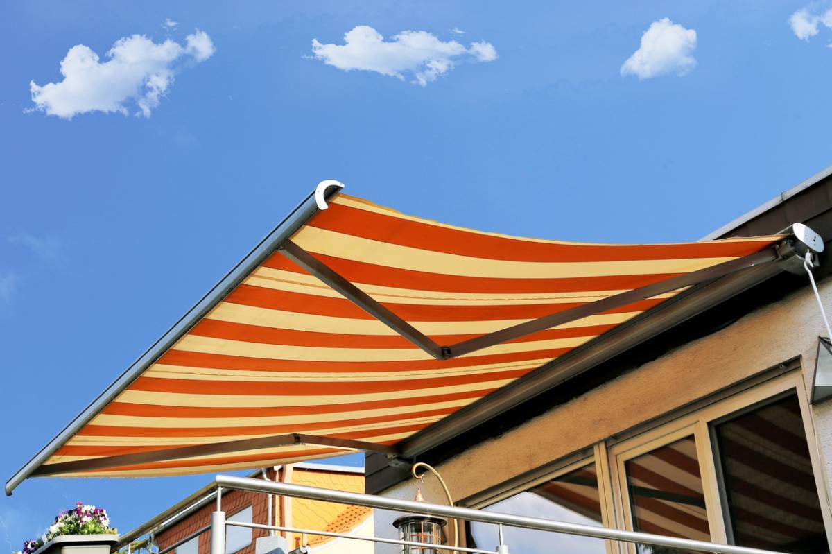 Pourquoi choisir une toile de store banne ?