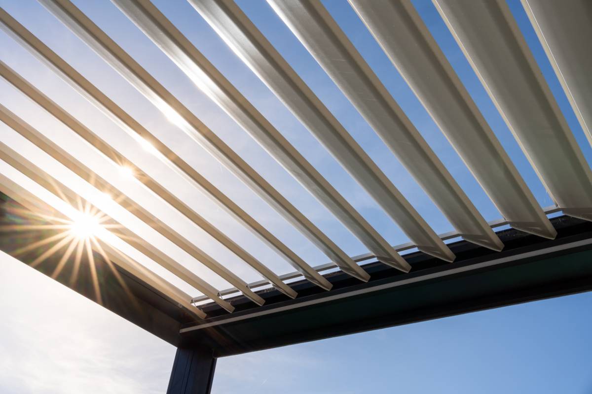 Quels sont les points forts d’une pergola bioclimatique sur mesure ?