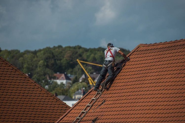 Quelles sont les prestations d’un couvreur zingueur ?