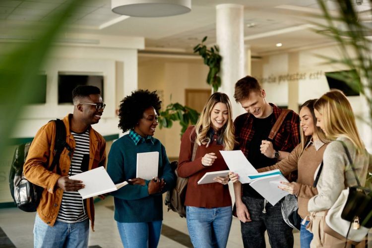 Faire ses études à la Réunion : les solutions pour les petits budgets