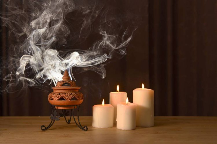 Les brûleurs d'encens, des objets décoratifs tendance