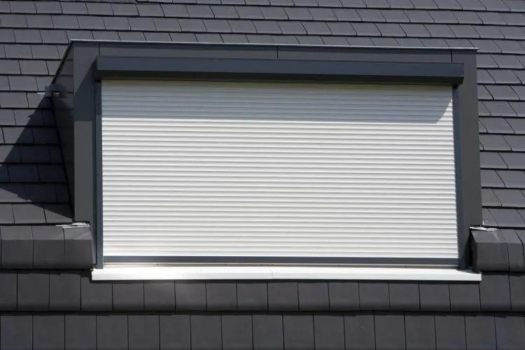 sécurité maison installer volets roulants