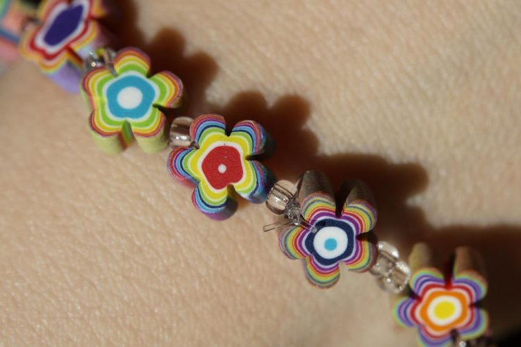 Bricolage : pendentifs en argile