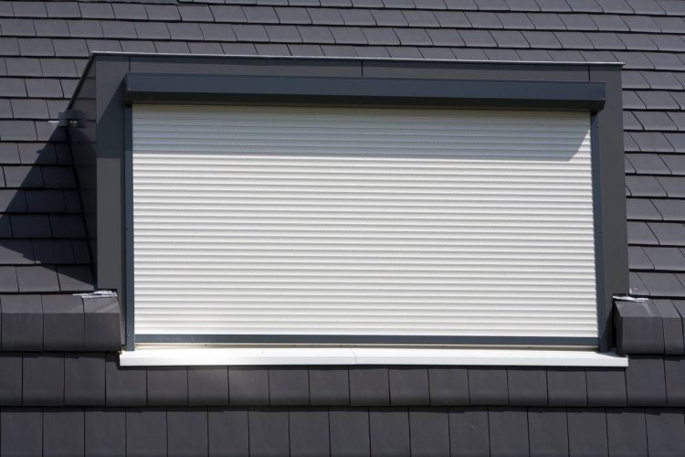 sécurité maison installer volets roulants